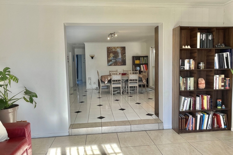 To Let 3 Bedroom Property for Rent in Strandfontein Western Cape